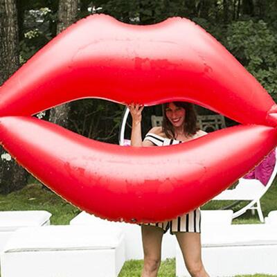 2m Inflatable Red Lips Replica with LED Strips and IP65 Waterproof for Event Branding